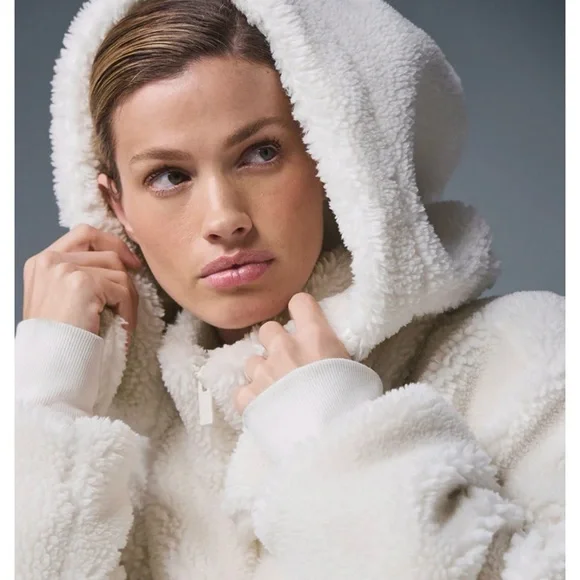 Alo “Foxy Sherpa Jacket” - Picture 3 of 4